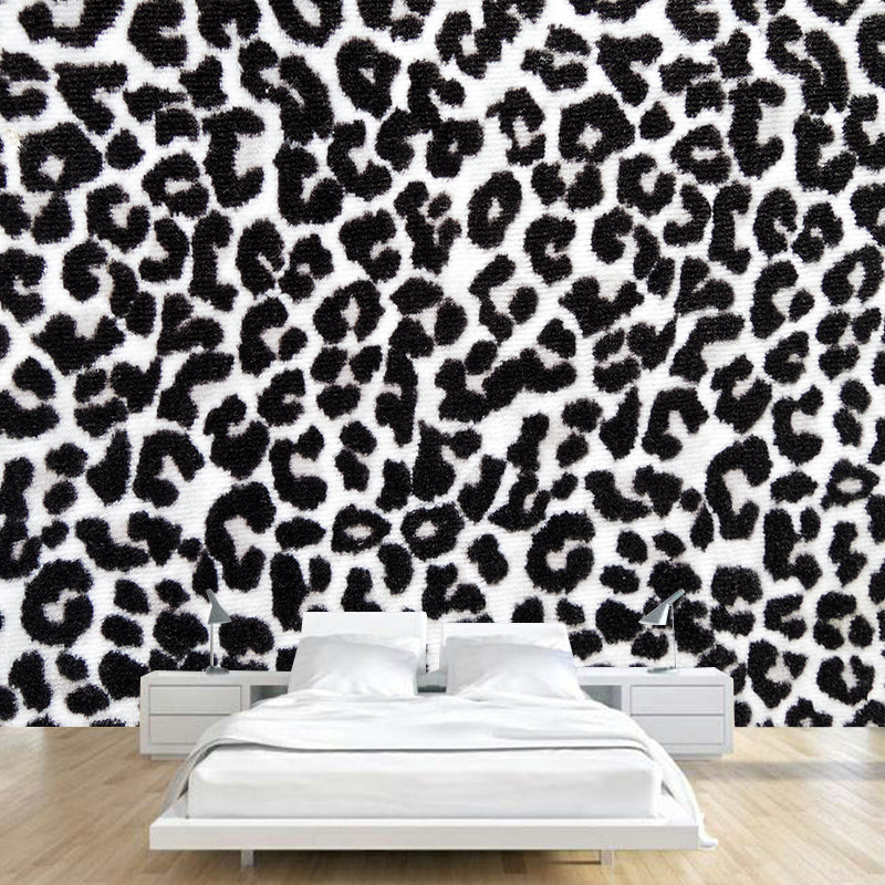 Modern Leopard Print Pale Gray Wallpaper