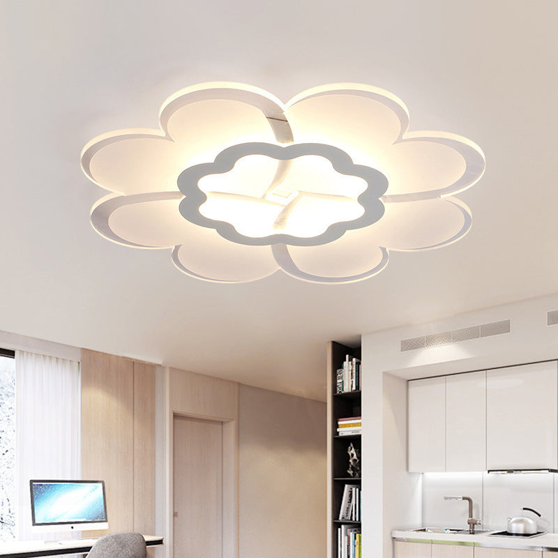 16.5"/20.5"/31" W Ultrathin Flower Flushmount Minimalistic Acrylic Bedroom LED Close to Ceiling Light in Warm/White Light White Clearhalo 'Ceiling Lights' 'Close To Ceiling Lights' 'Close to ceiling' 'Flush mount' Lighting' 1959075