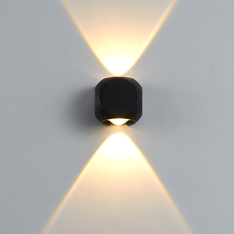 Mini Cube Wall Washer Sconce Nordic Aluminum 2/4-Head Living Room LED Wall Lamp in Black/White Clearhalo 'Cast Iron' 'Glass' 'Industrial' 'Modern wall lights' 'Modern' 'Tiffany' 'Traditional wall lights' 'Wall Lamps & Sconces' 'Wall Lights' Lighting' 1985572
