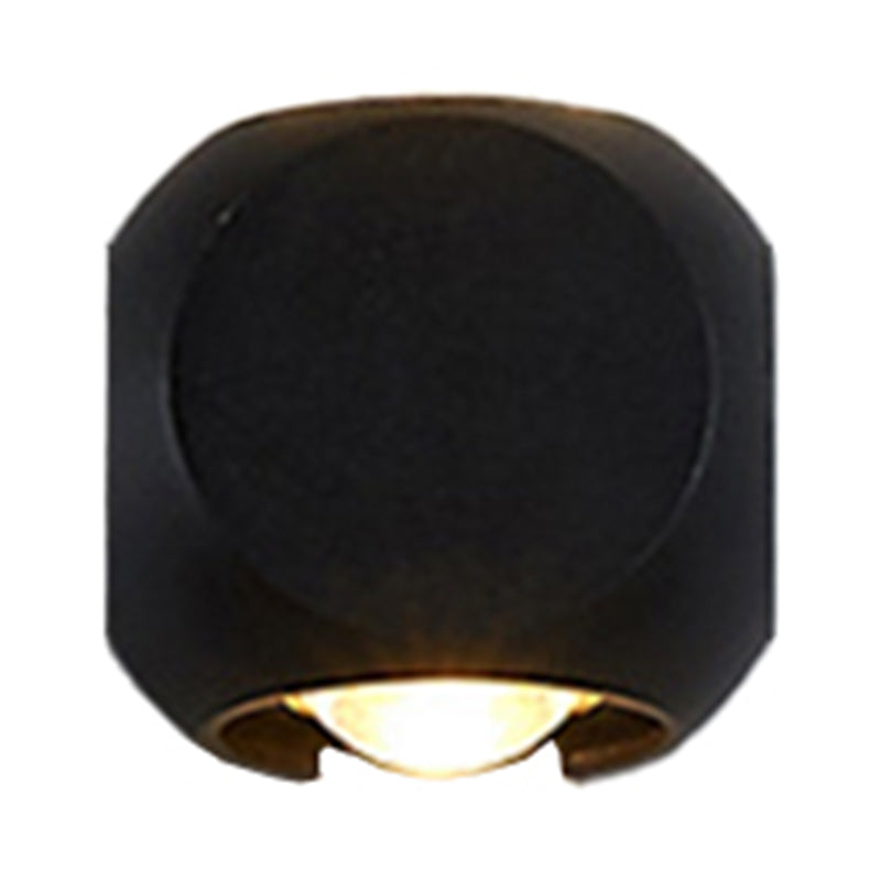 Mini Cube Wall Washer Sconce Nordic Aluminum 2/4-Head Living Room LED Wall Lamp in Black/White Clearhalo 'Cast Iron' 'Glass' 'Industrial' 'Modern wall lights' 'Modern' 'Tiffany' 'Traditional wall lights' 'Wall Lamps & Sconces' 'Wall Lights' Lighting' 1985573
