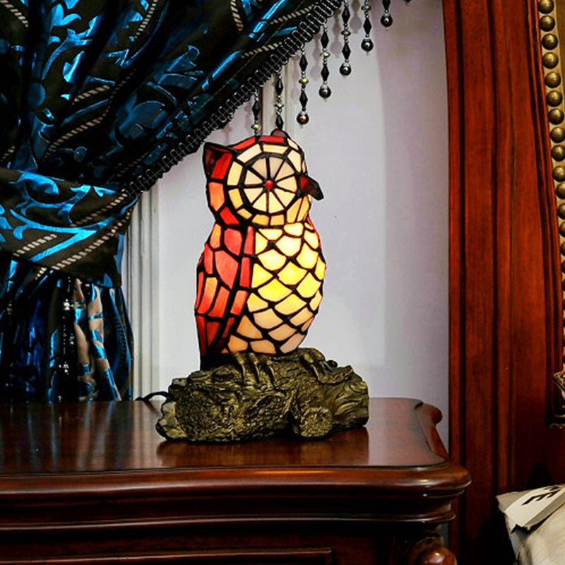 Stained Glass Red Night Table Lamp Owl Shaped 1 Light Tiffany Style Nightstand Light with Resin Base Clearhalo 'Lamps' 'Table Lamps' Lighting' 2029661