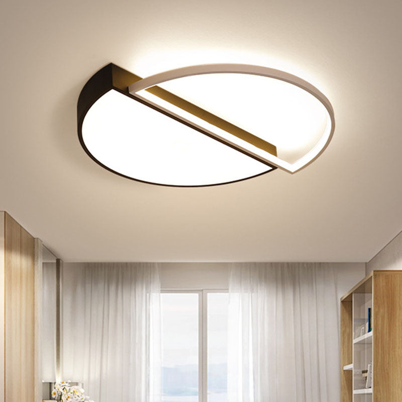 Splicing Circle Flush Mount Lighting Minimalist Metal Living Room LED Flush Mount Fixture in Black Clearhalo 'Ceiling Lights' 'Close To Ceiling Lights' 'Close to ceiling' 'Flush mount' Lighting' 2046397