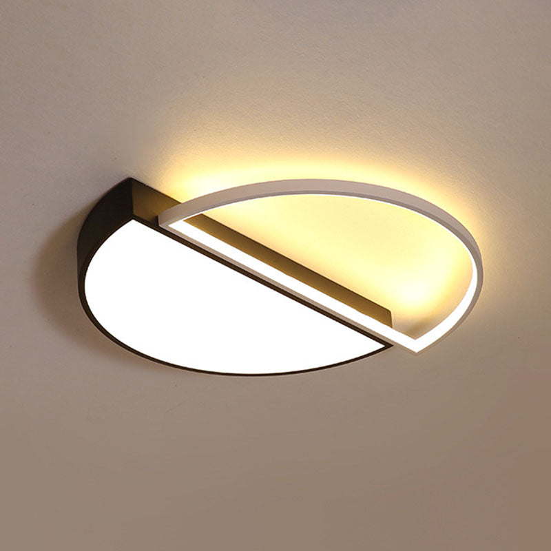 Splicing Circle Flush Mount Lighting Minimalist Metal Living Room LED Flush Mount Fixture in Black Clearhalo 'Ceiling Lights' 'Close To Ceiling Lights' 'Close to ceiling' 'Flush mount' Lighting' 2046398