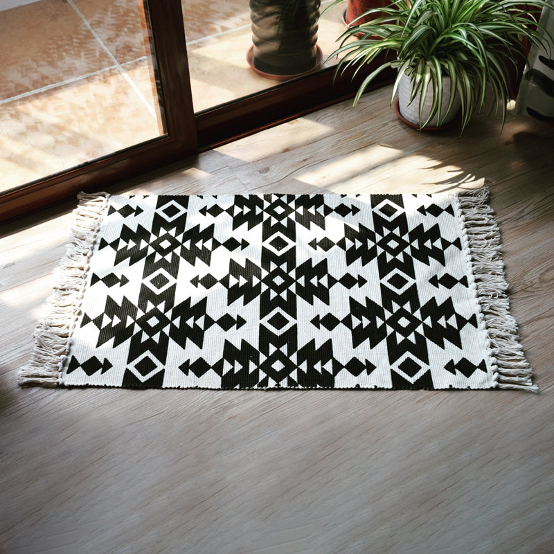 Boho Geometric Indoor Rug Multi Color Cotton Rug Machine Washable Area Carpet for Living Room Gloss Black Clearhalo 'Area Rug' 'Bohemian' 'Rugs' Rug' 2070254