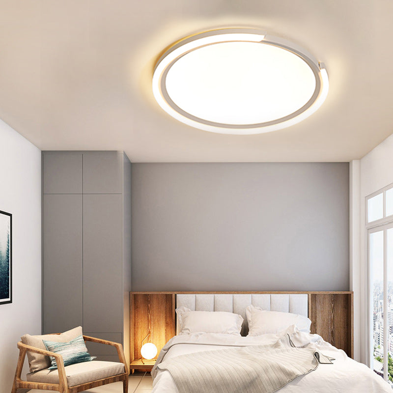 Round Acrylic Flush Mount Lighting Modern Led 15"/18"/23" Wide White/Black/Gold Flush Ceiling Lamp Fixture in Warm Light White Clearhalo 'Ceiling Lights' 'Close To Ceiling Lights' 'Close to ceiling' 'Flush mount' Lighting' 207449