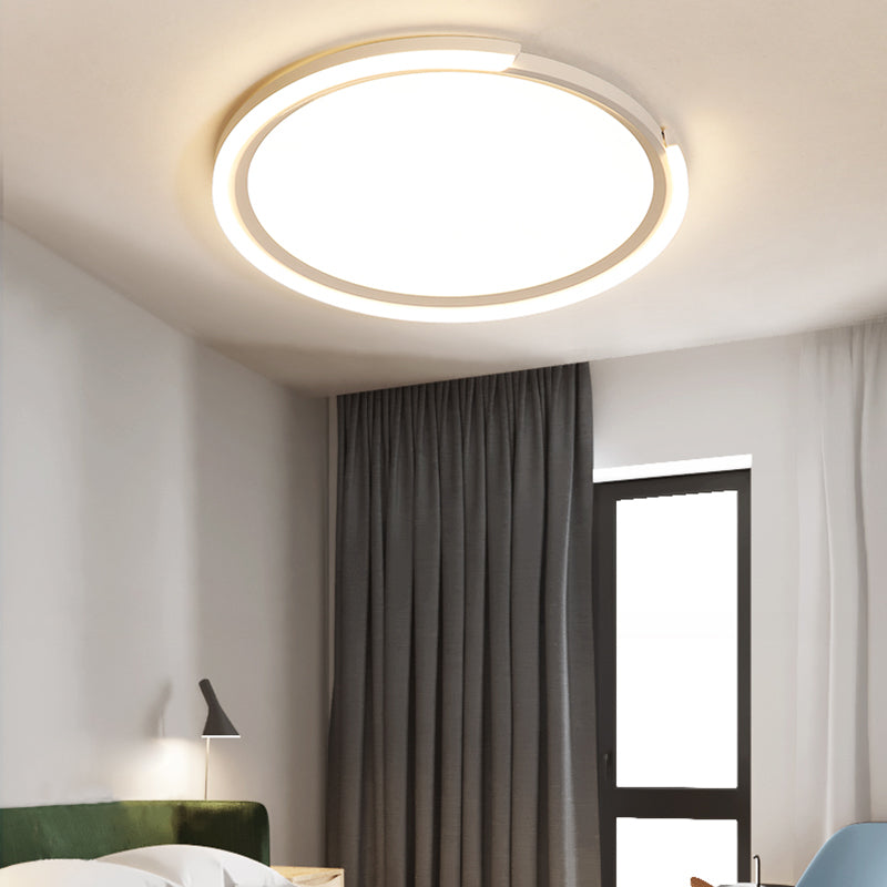 Round Acrylic Flush Mount Lighting Modern Led 15"/18"/23" Wide White/Black/Gold Flush Ceiling Lamp Fixture in Warm Light Clearhalo 'Ceiling Lights' 'Close To Ceiling Lights' 'Close to ceiling' 'Flush mount' Lighting' 207451