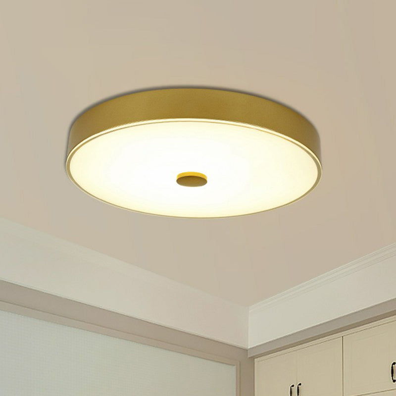 Cream Glass Round Shaped LED Flush Mount Lighting Classic Bedroom Flush Mount Fixture Clearhalo 'Ceiling Lights' 'Close To Ceiling Lights' 'Close to ceiling' 'Flush mount' Lighting' 2091474