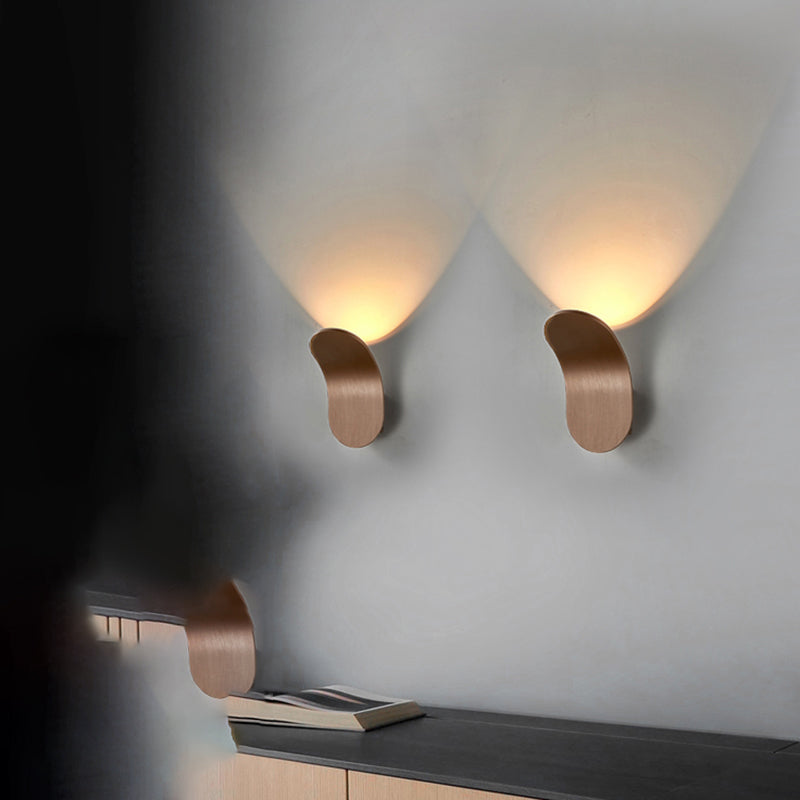 Metal Bracket Sconce Light Modernist LED Bedside Wall Mount Light Fixture in Black/Gold/Coffee Bronze Clearhalo 'Cast Iron' 'Glass' 'Industrial' 'Modern wall lights' 'Modern' 'Tiffany' 'Traditional wall lights' 'Wall Lamps & Sconces' 'Wall Lights' Lighting' 210870