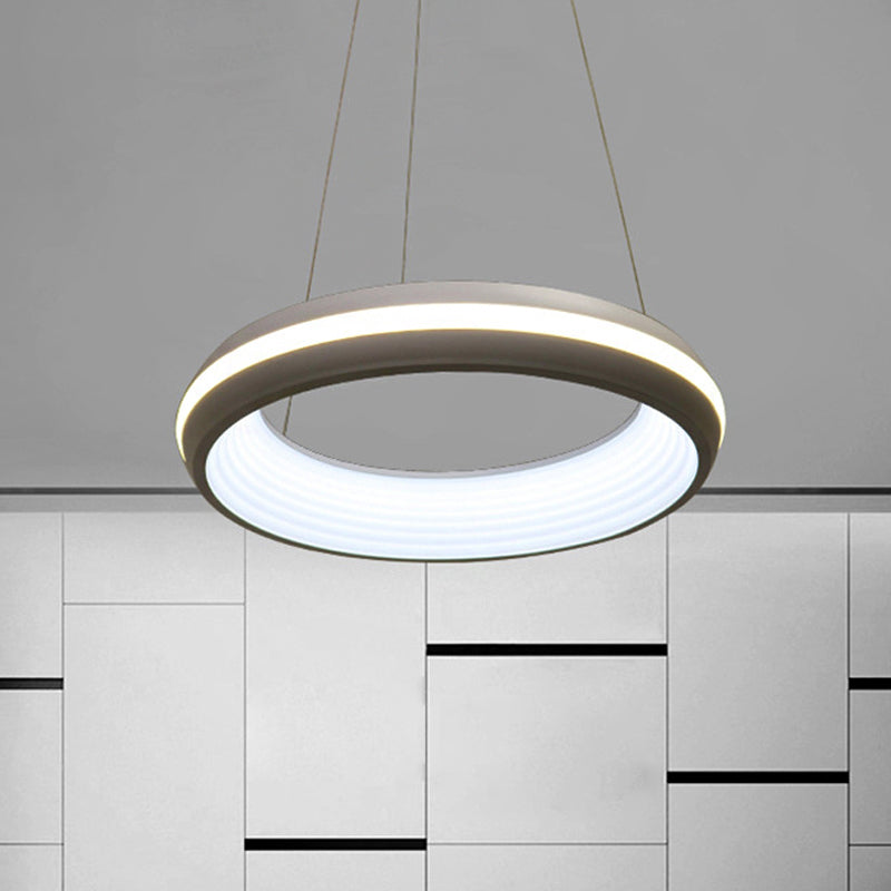 Doughnut Metal Pendant Modernist Led White/Grey Hanging Light Fixture in Third Gear, 19"/25" Wide Clearhalo 'Ceiling Lights' 'Modern Pendants' 'Modern' 'Pendant Lights' 'Pendants' Lighting' 212828