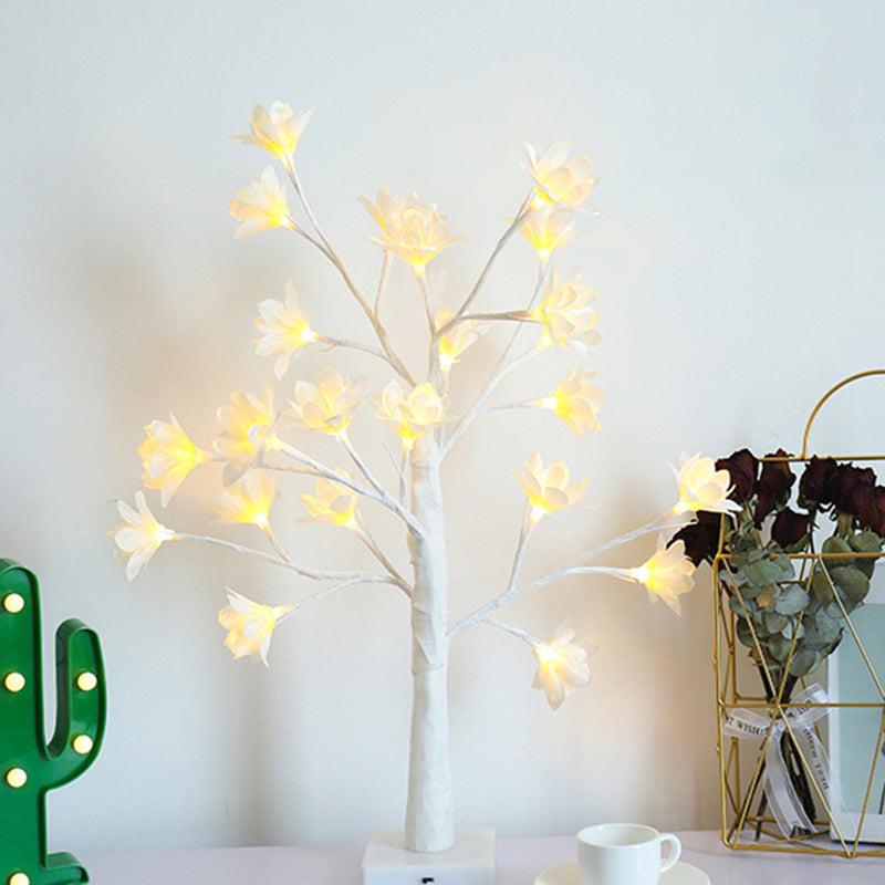 Art Decor Flower Tree LED Table Lamp Metallic Living Room USB Floor Lighting in White Clearhalo 'Night Lights' 'Wall Lights' Lighting' 2137681