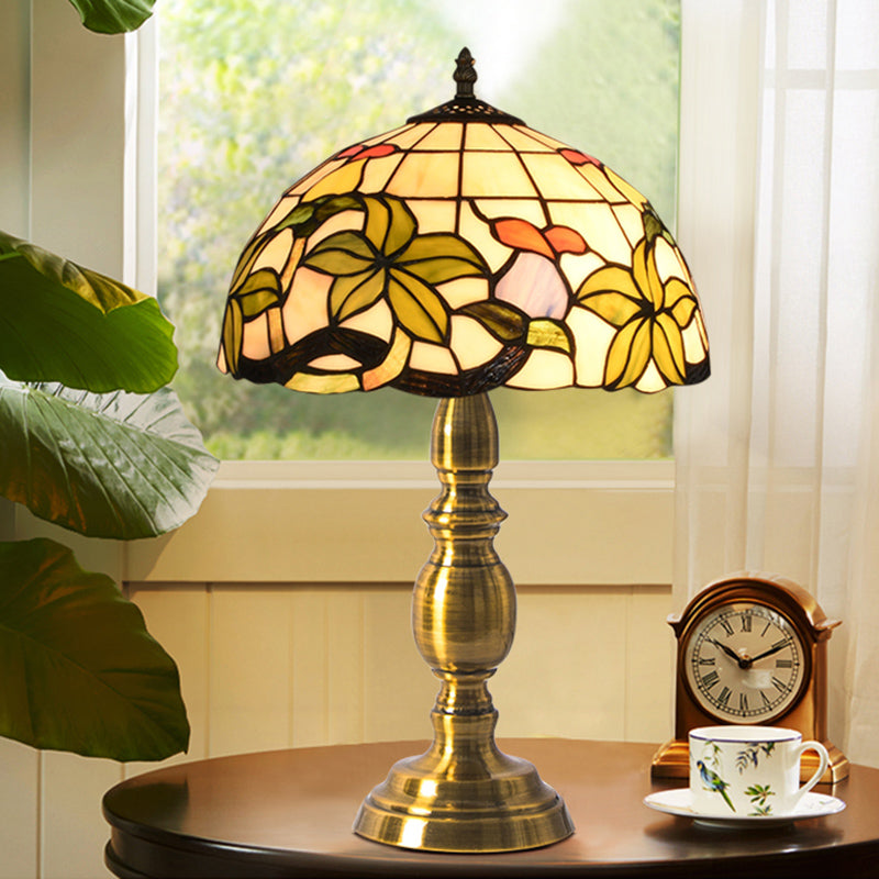 Vintage Dome Table Lamp Single-Bulb Handcrafted Glass Nightstand Lighting with Floral Pattern Yellow B Clearhalo 'Lamps' 'Table Lamps' Lighting' 2187421