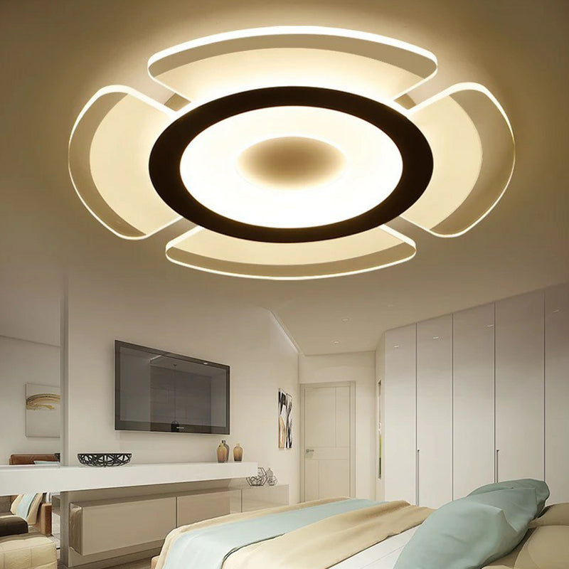 Metallic Circular Flush Mount Lighting Minimalist Clear LED Flush Mount Fixture for Living Room Clearhalo 'Ceiling Lights' 'Close To Ceiling Lights' 'Close to ceiling' 'Flush mount' Lighting' 2228077