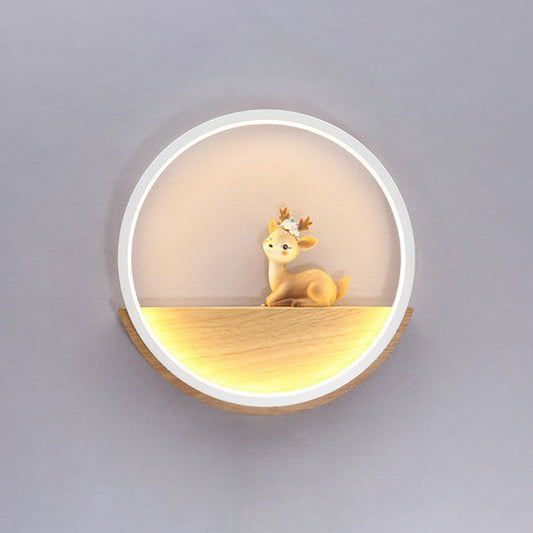 Circle Living Room Wall Sconce Lamp Metal Modern Style LED Wall Lighting Fixture with Decorative Deer White Clearhalo 'Modern wall lights' 'Modern' 'Wall Lamps & Sconces' 'Wall Lights' Lighting' 2228401