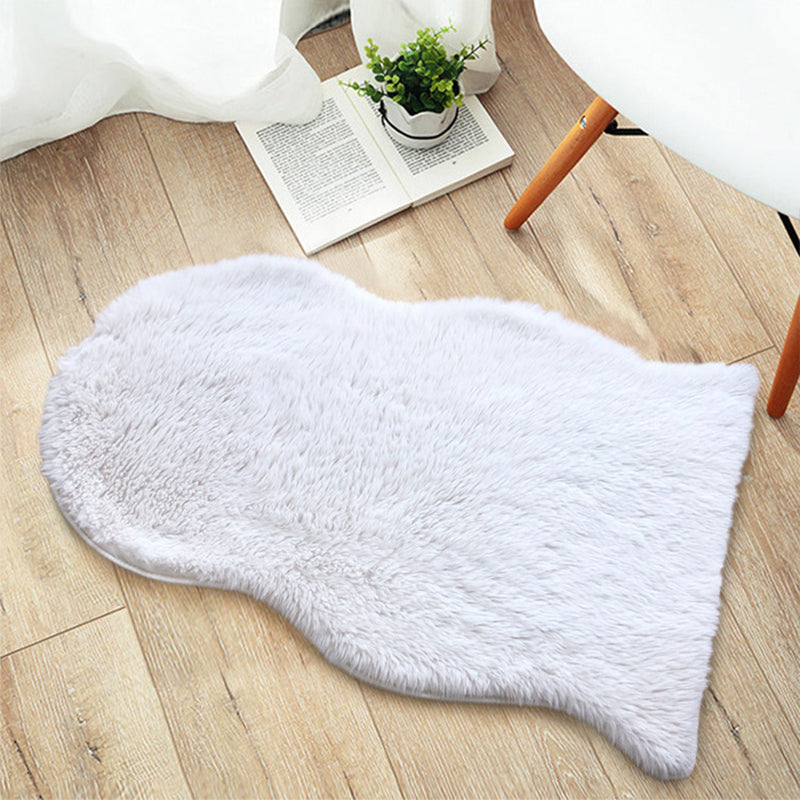 Irregular-Shape Plain Rug Multi Colored Nordic Rug Plush Pet-Friendly Anti-Slip Backing Washable Rug for Room White 2' x 3'3" Clearhalo 'Area Rug' 'Casual' 'Rugs' Rug' 2254217