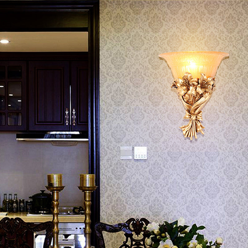 1 Light Flared Wall Light Vintage Gold Resin Sconce Light with Flower/Peacock Tail Decoration Clearhalo 'Wall Lamps & Sconces' 'Wall Lights' Lighting' 228818