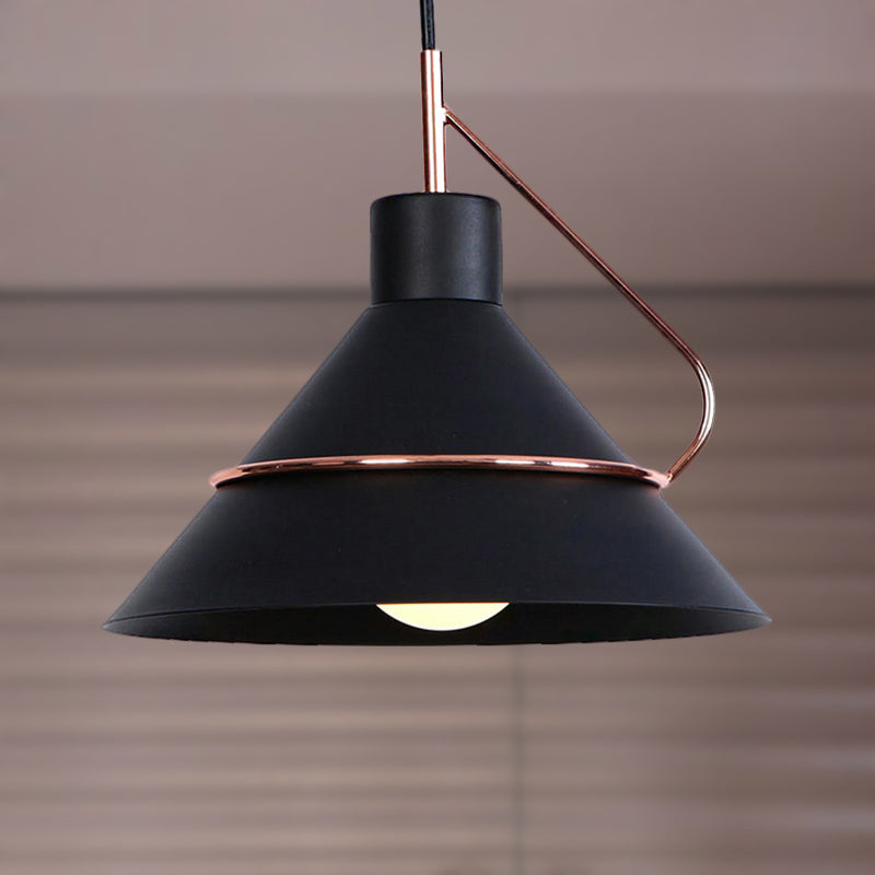 Metal Cone Pendant Ceiling Light Retro Stylish 1 Light Living Room Hanging Pendant Light in Black/White Black Clearhalo 'Ceiling Lights' 'Modern Pendants' 'Modern' 'Pendant Lights' 'Pendants' Lighting' 235389