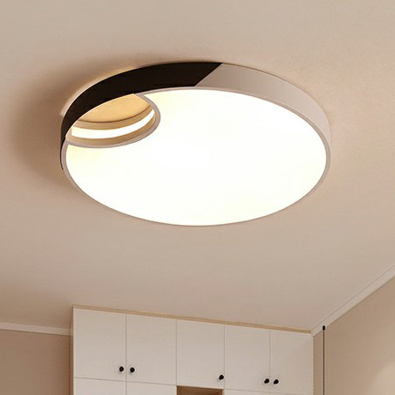 Round LED Ceiling Mounted Light Nordic Metal Bedroom Flush Light Fixture in Black-White Clearhalo 'Ceiling Lights' 'Close To Ceiling Lights' 'Close to ceiling' 'Flush mount' Lighting' 2357702