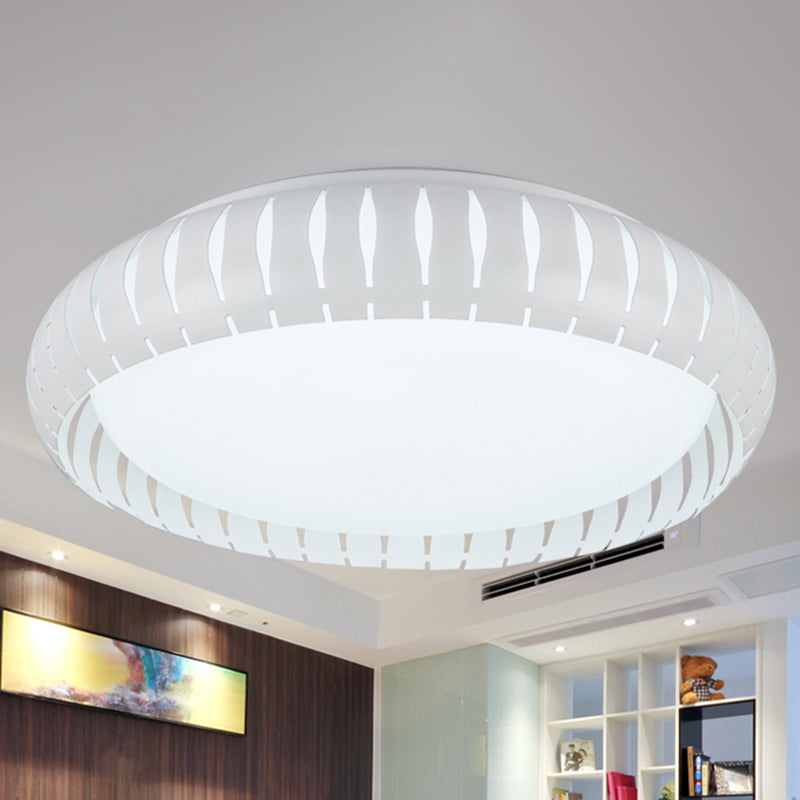 White/Black Circular Flush Mount Ceiling Light with Hollow Shade Simple Metal LED Ceiling Flush Mount for Living Room, 18.5"/22.5" Diameter Clearhalo 'Ceiling Lights' 'Close To Ceiling Lights' 'Close to ceiling' 'Flush mount' Lighting' 236304