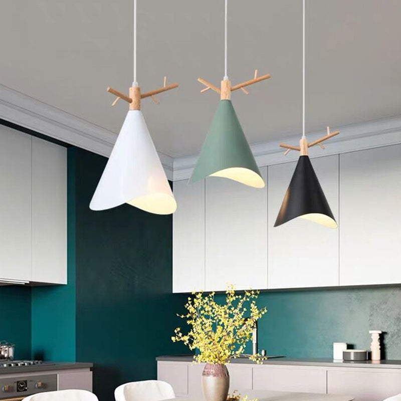 Conical Multi Ceiling Light Nordic Metal 3 Bulbs White-Wood Drop Pendant with Wavy Edge and Antler Deco White Clearhalo 'Ceiling Lights' 'Pendant Lights' 'Pendants' Lighting' 2389403