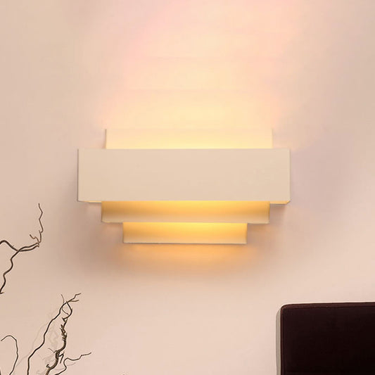 Contemporary Rectangle Wall Lamp with Tiered Design Metal 1 Head Bedroom Wall Sconce Lighting in White White Clearhalo 'Cast Iron' 'Glass' 'Industrial' 'Modern wall lights' 'Modern' 'Tiffany' 'Traditional wall lights' 'Wall Lamps & Sconces' 'Wall Lights' Lighting' 241039