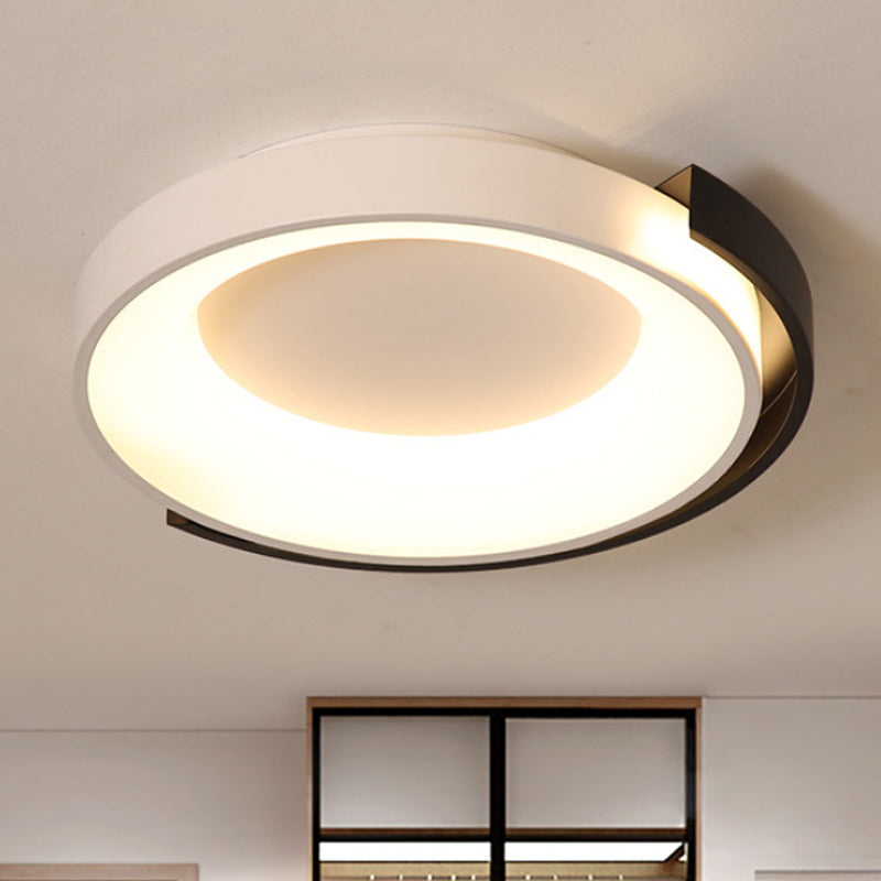 Circle Flush Ceiling Light Fixture Modern Metal LED White Ceiling Lamp with Frosted Diffuser in White/Warm Light White Clearhalo 'Ceiling Lights' 'Close To Ceiling Lights' 'Close to ceiling' 'Flush mount' Lighting' 241998