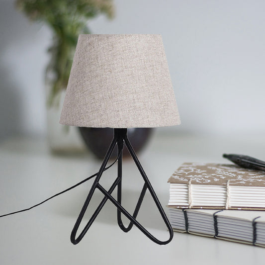 Contemporary Tapered Task Lighting Fabric 1 Light Reading Book Light in White/Black for Bedside Clearhalo 'Lamps' 'Table Lamps' Lighting' 242990