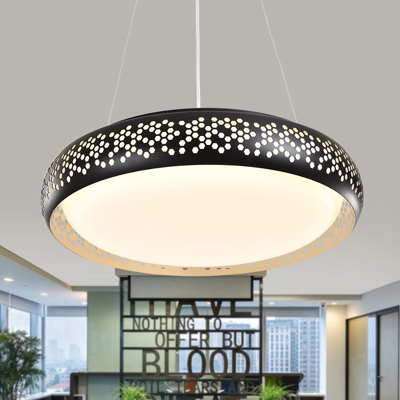 Black/White Drum Hanging Pendant Light Modern 1 Head Metal Pendant Light Fixture in Warm/White/Natural Light, 19"/23" Wide Black Warm Clearhalo 'Ceiling Lights' 'Modern Pendants' 'Modern' 'Pendant Lights' 'Pendants' Lighting' 245896