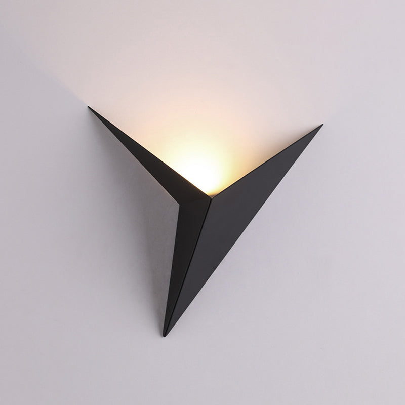 Triangular Flush Mount Wall Sconce Simplicity Metal 1-Bulb Living Room LED Wall Lamp Black Clearhalo 'Art deco wall lights' 'Cast Iron' 'Glass' 'Industrial wall lights' 'Industrial' 'Middle century wall lights' 'Modern' 'Rustic wall lights' 'Tiffany' 'Traditional wall lights' 'Wall Lamps & Sconces' 'Wall Lights' Lighting' 2467762