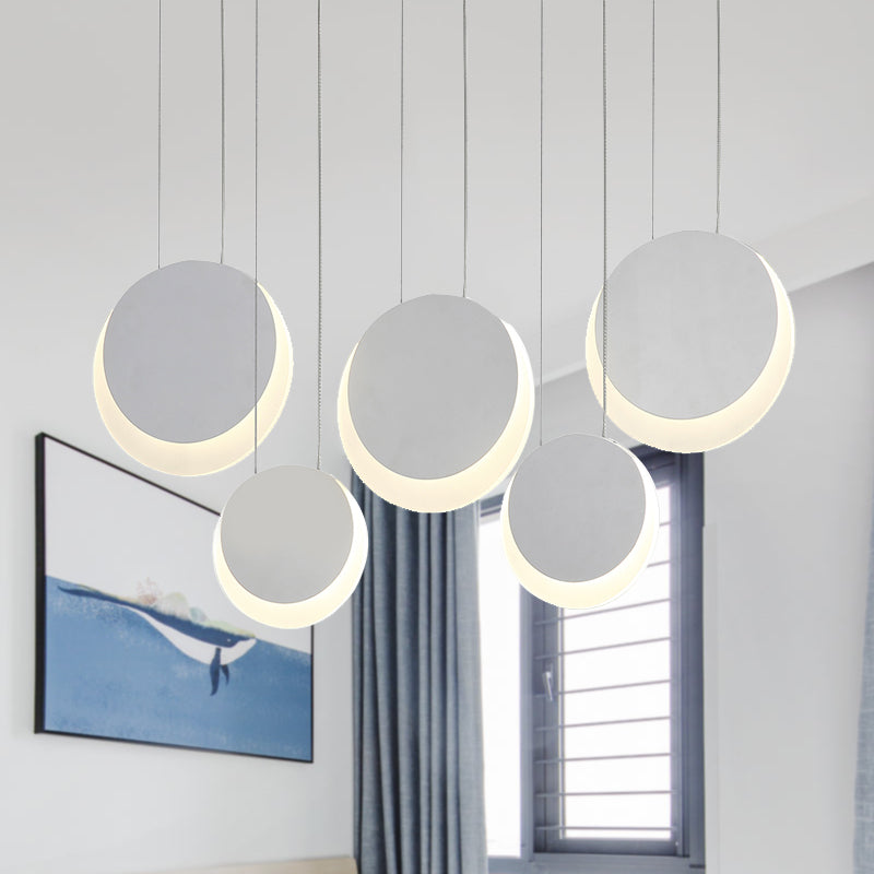 Moon Shaped Multi Light Pendant Nordic Metal 3/4/5 Lights White Cluster Pendant Light in Warm/White Light 5 White White Clearhalo 'Ceiling Lights' 'Modern Pendants' 'Modern' 'Pendant Lights' 'Pendants' Lighting' 246806