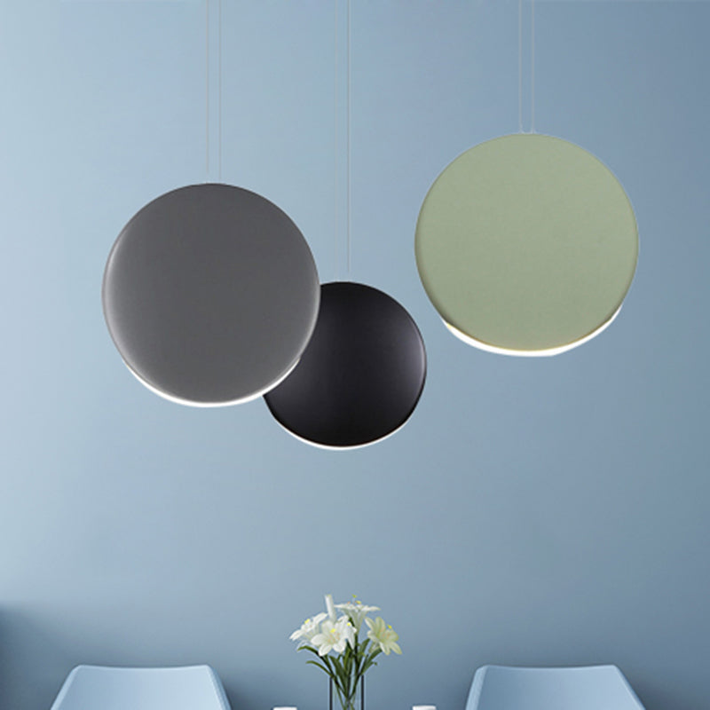 Round Cluster Pendant Light Post Modern Resin 3/4/5 Lights Black-Grey-Green Multi Light Pendant in Warm/White Light Clearhalo 'Ceiling Lights' 'Modern Pendants' 'Modern' 'Pendant Lights' 'Pendants' Lighting' 246834