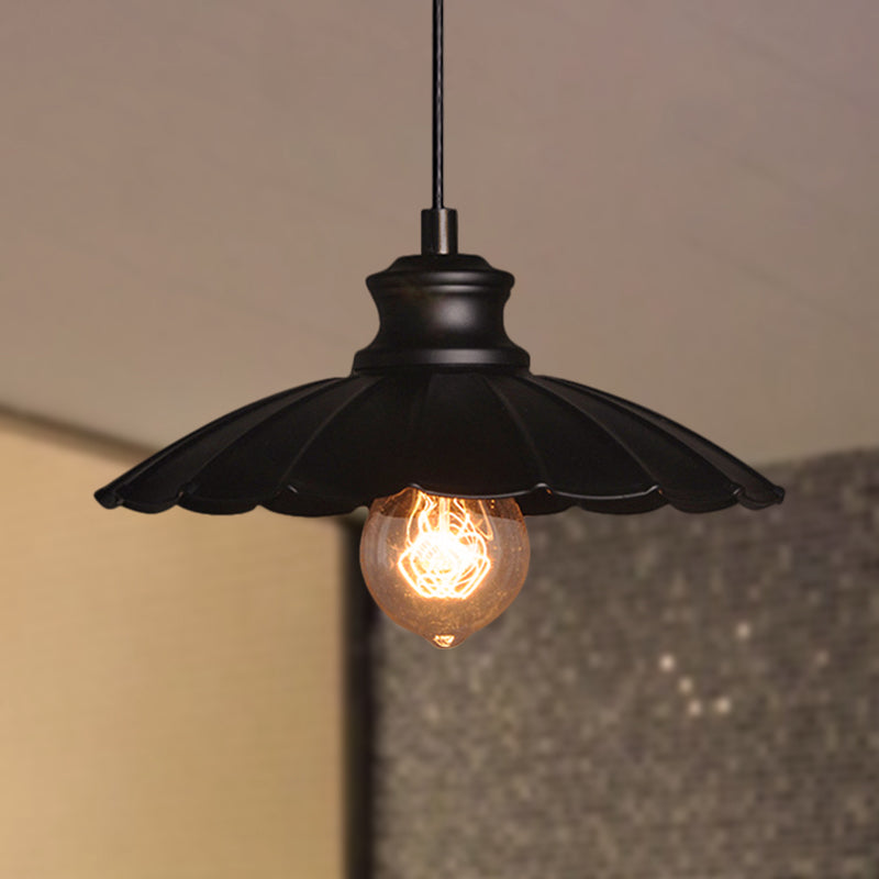 Metallic Black Pendant Lamp Scalloped Shade 1 Light Retro Style Hanging Ceiling Light for Kitchen Black Clearhalo 'Ceiling Lights' 'Modern Pendants' 'Modern' 'Pendant Lights' 'Pendants' Lighting' 250066