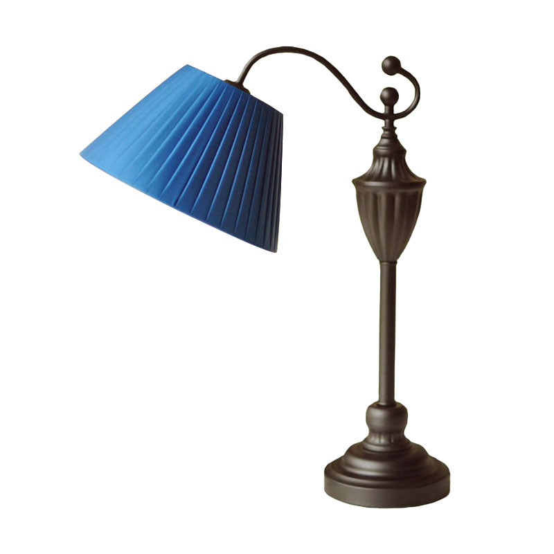 Traditional Barrel Shape Study Light 1 Light Fabric Task Lighting in White/Blue/Green for Bedroom Clearhalo 'Lamps' 'Table Lamps' Lighting' 250074