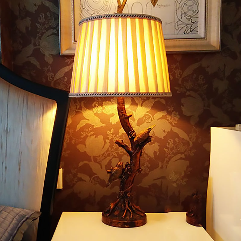 1-Light Fabric Reading Lamp Rustic Beige Drum Bedroom Desk Light with Tree and Birds Beige Clearhalo 'Lamps' 'Table Lamps' Lighting' 253293