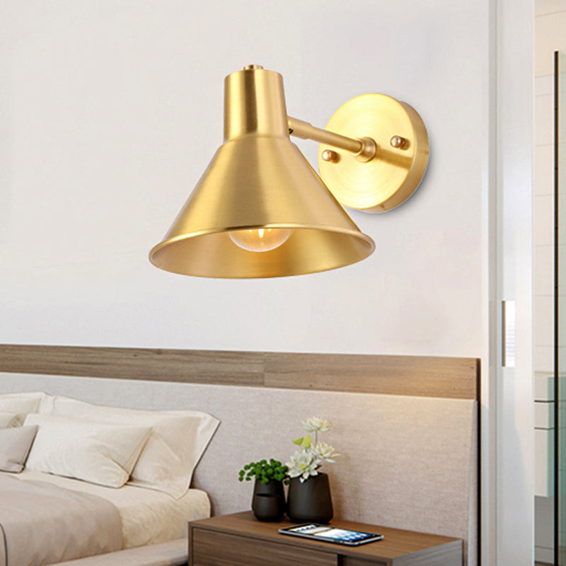 Brass Finish Flared Wall Sconce Light Vintage Metal 1 Bulb Bedroom Wall Lighting with Adjustable Arm Brass Clearhalo 'Art deco wall lights' 'Cast Iron' 'Glass' 'Industrial wall lights' 'Industrial' 'Middle century wall lights' 'Modern' 'Rustic wall lights' 'Tiffany' 'Traditional wall lights' 'Wall Lamps & Sconces' 'Wall Lights' Lighting' 253705