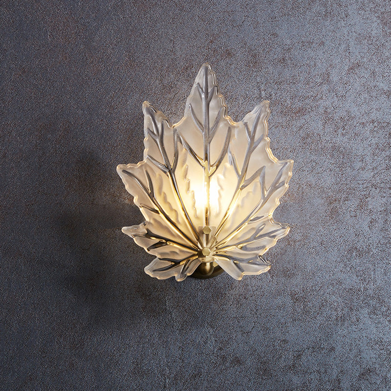 Maple Leaf Bedroom Wall Light Clear Crystal 1 Head Contemporary Wall Sconce Fixture with Round Backplate in Gold Clearhalo 'Modern wall lights' 'Modern' 'Wall Lamps & Sconces' 'Wall Lights' Lighting' 255740