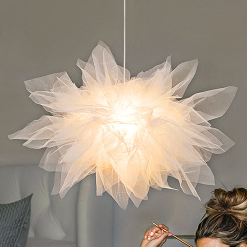 1 Light Flower Pendant Lighting Fixtures Nordic Style Fabric Hanging Ceiling Light for Bedroom Clearhalo 'Ceiling Lights' 'Pendant Lights' 'Pendants' Lighting' 2579208