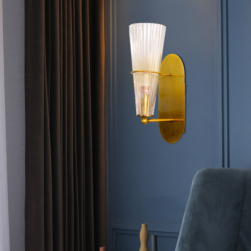 Indoor Cone Wall Lighting Clear Ribbed Glass Single Light Mid Century Modern Sconce Lighting in Brass Clearhalo 'Cast Iron' 'Glass' 'Industrial' 'Modern wall lights' 'Modern' 'Tiffany' 'Traditional wall lights' 'Wall Lamps & Sconces' 'Wall Lights' Lighting' 259044