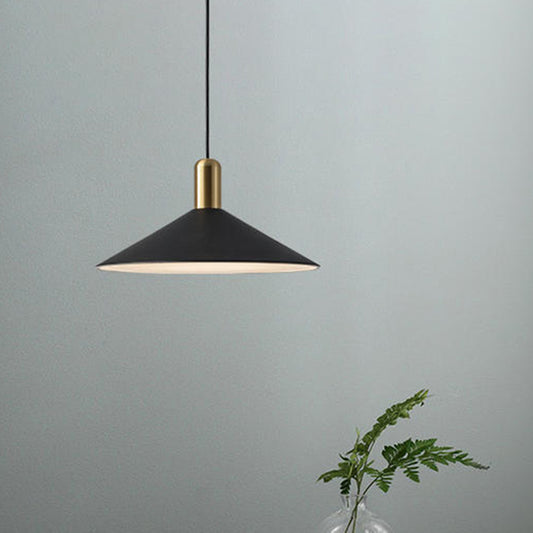 Industrial Tapered Pendant Ceiling Light Metal Pendant Lighting Fixture in Black Clearhalo 'Ceiling Lights' 'Pendant Lights' 'Pendants' Lighting' 2602939