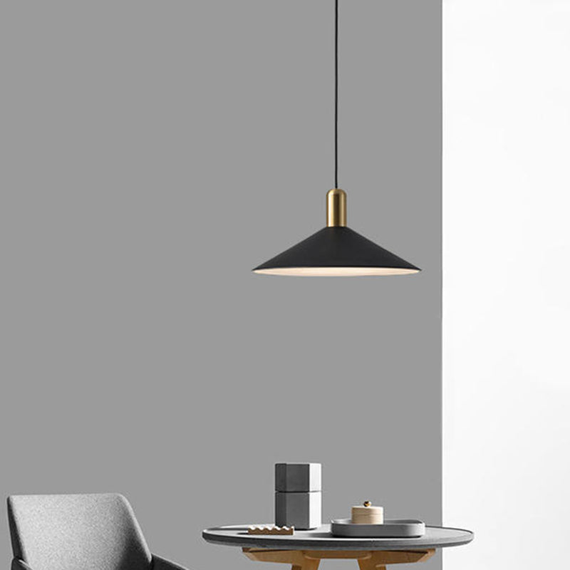 Industrial Tapered Pendant Ceiling Light Metal Pendant Lighting Fixture in Black Clearhalo 'Ceiling Lights' 'Pendant Lights' 'Pendants' Lighting' 2602940