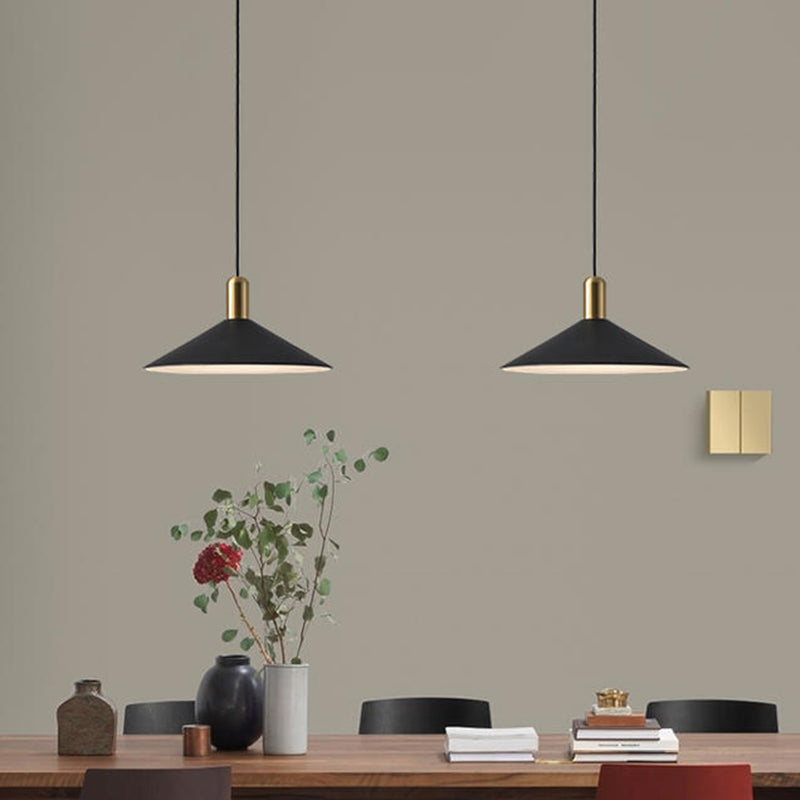 Industrial Tapered Pendant Ceiling Light Metal Pendant Lighting Fixture in Black Clearhalo 'Ceiling Lights' 'Pendant Lights' 'Pendants' Lighting' 2602941