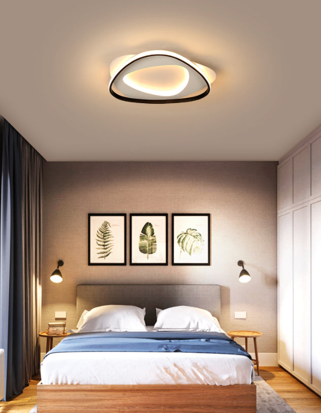 Triangle Bedroom Flush Mount Light Fixture Metal LED Modern Flush Mount Ceiling Light in Black Clearhalo 'Ceiling Lights' 'Close To Ceiling Lights' 'Lighting' 2605019