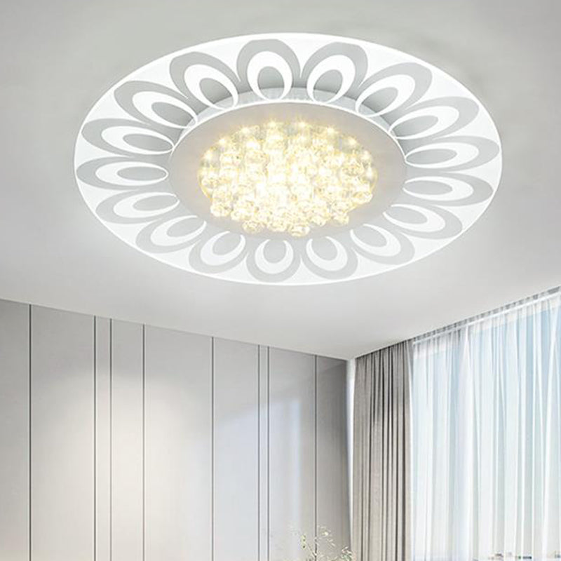 16.5"/20.5"/24.5" W LED Round Flush Light Fixture Modern Style White Crystal Flush Mount Lighting in Warm/White/Natural Light White Clearhalo 'Ceiling Lights' 'Close To Ceiling Lights' 'Close to ceiling' 'Flush mount' Lighting' 261453