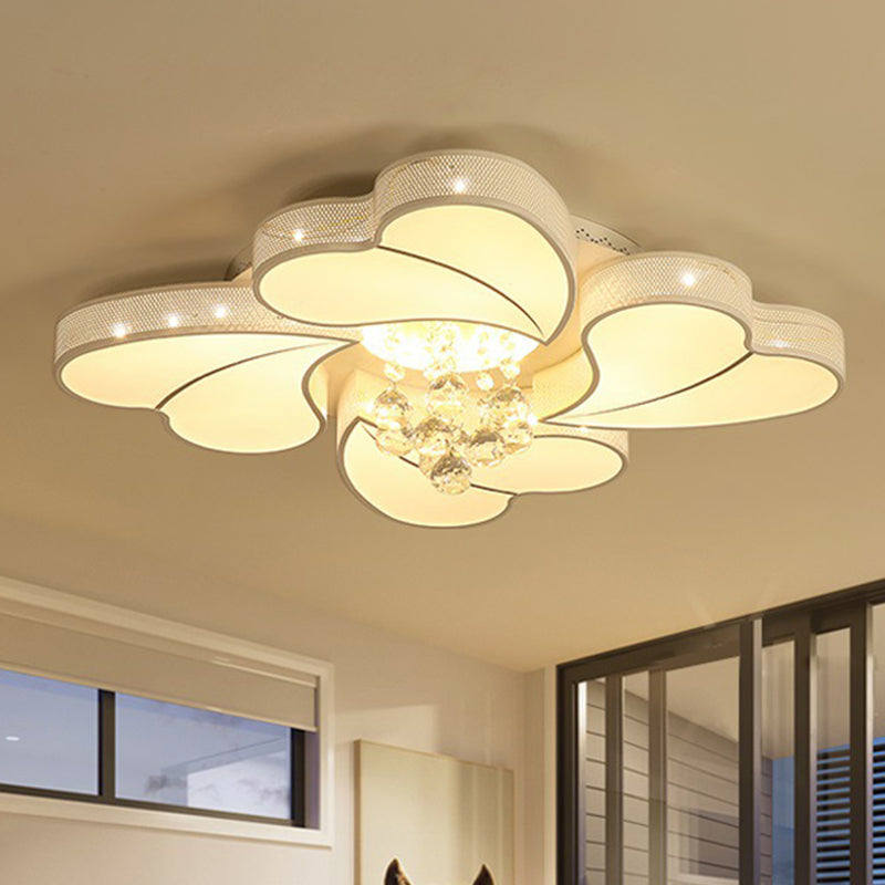 20.5"/24.5"/28.5" W LED Flower-Shaped Flush Light Fixture Simple White Crystal Flush Mount Lighting for Living Room in White/3 Color Light Clearhalo 'Ceiling Lights' 'Close To Ceiling Lights' 'Close to ceiling' 'Flush mount' Lighting' 262010