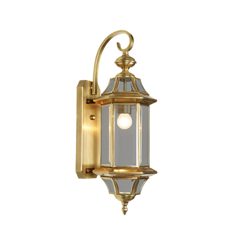 Traditionalism Lantern Wall Mount Light Single Bulb Metal Wall Lighting Fixture in Gold Clearhalo 'Wall Lamps & Sconces' 'Wall Lights' Lighting' 273286