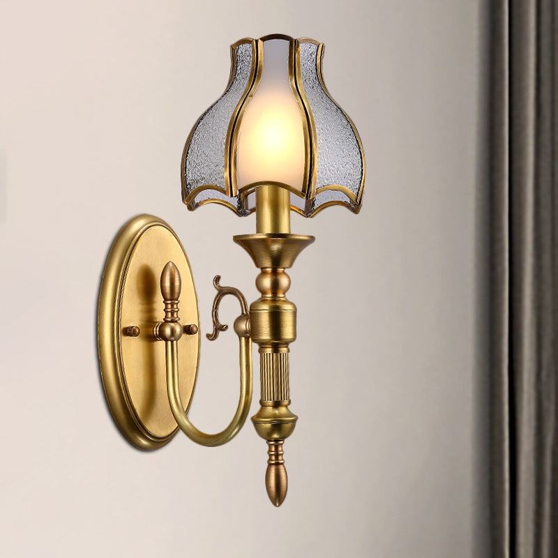 Curved Metal Sconce Light Traditionalism 1-Bulb Living Room Wall Light Fixture in Brass Clearhalo 'Wall Lamps & Sconces' 'Wall Lights' Lighting' 273677