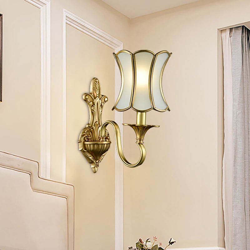 Traditional Curvy Sconce Light Fixture 1/2-Bulb Brass Metal Wall Lamp for Bedroom 1.0 Brass Clearhalo 'Wall Lamps & Sconces' 'Wall Lights' Lighting' 274367