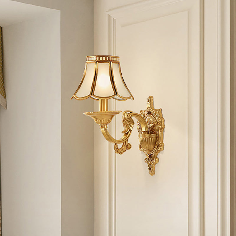 Traditional Scallop Sconce Light 1/2-Bulb Metal Wall Lighting Fixture in Brass for Living Room 1.0 Brass Clearhalo 'Wall Lamps & Sconces' 'Wall Lights' Lighting' 274435