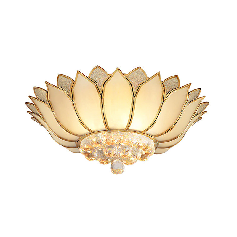 4/6 Lights Living Room Ceiling Mounted Fixture Traditional Gold Flush Mount Light with Scalloped Cream Glass Shade, 21.5"/23.5" Wide Clearhalo 'Ceiling Lights' 'Close To Ceiling Lights' 'Close to ceiling' 'Flush mount' Lighting' 276949