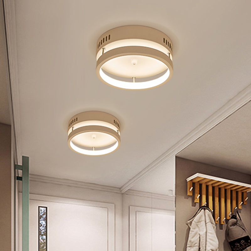 Mini LED Foyer Flush Mount Lamp Simple Style White Round Metal Ceiling Lighting in Warm/White Light Clearhalo 'Ceiling Lights' 'Close To Ceiling Lights' 'Close to ceiling' 'Flush mount' Lighting' 291742