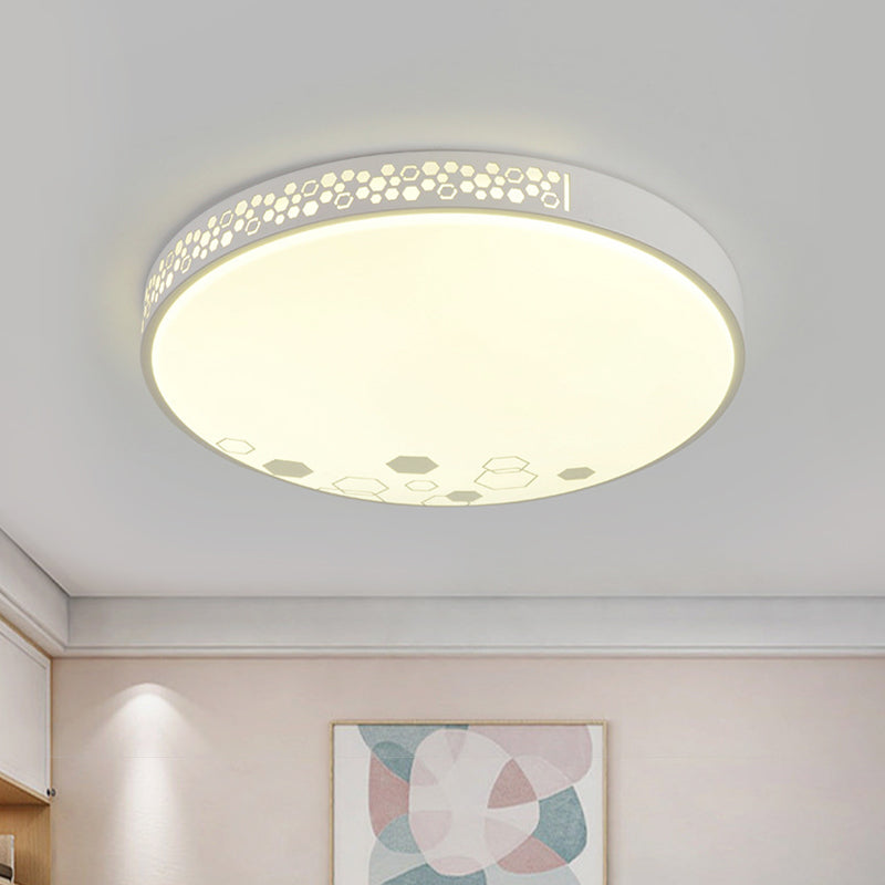 Contemporary Disk Ceiling Fixture Metal Bedroom LED Flush Mount Lighting in White White Clearhalo 'Ceiling Lights' 'Close To Ceiling Lights' 'Close to ceiling' 'Flush mount' Lighting' 294592